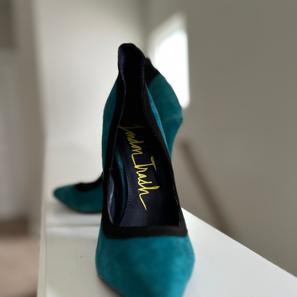 One-of-a-kind stiletto heels - Picture 7 of 8